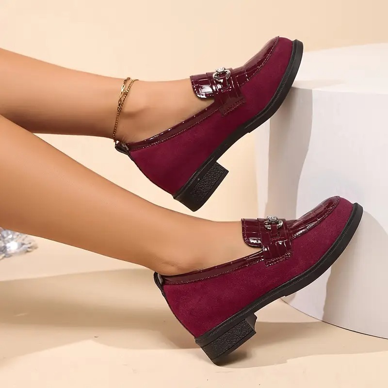 Women's Chic Metallic Chain Loafers