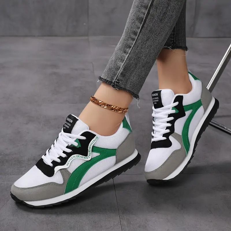 Women's Retro Low-Top Lace-Up Sneakers