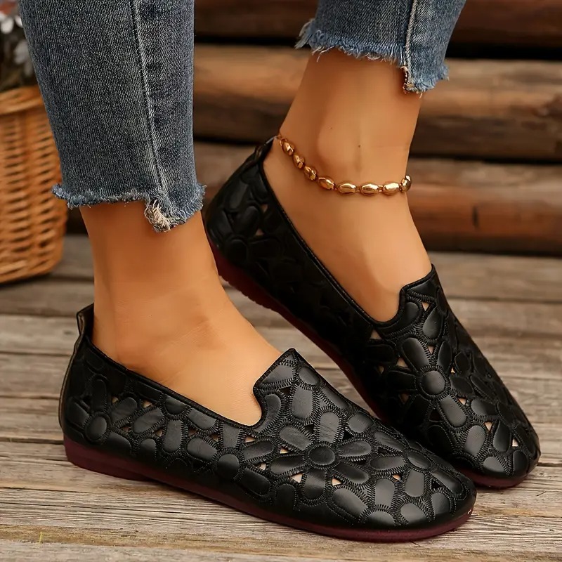 Women's Floral Cutout Oxford Flats