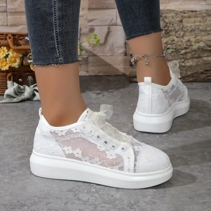 Women's Breathable Floral Lace-Up Sneakers