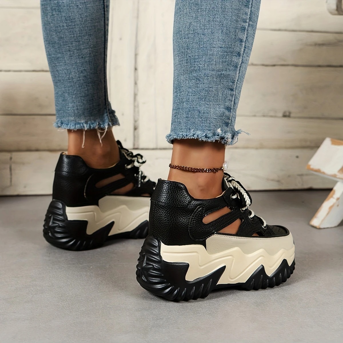Women's Casual Lace-Up Platform Sneakers