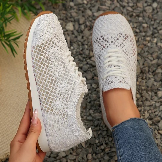 Floral Embroidery Casual Sneakers