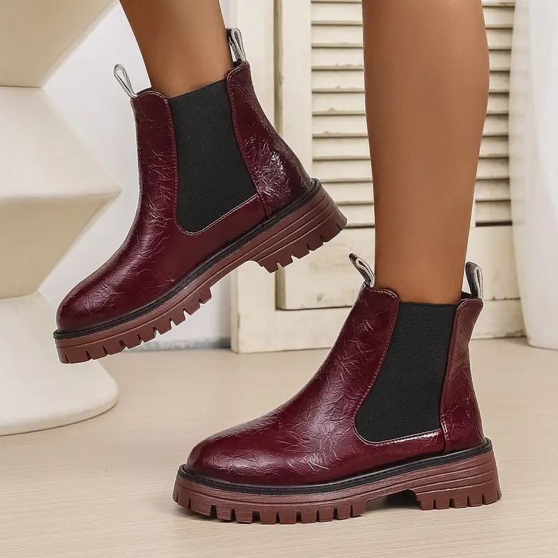 Women's Glossy Chunky Heel Chelsea Boots
