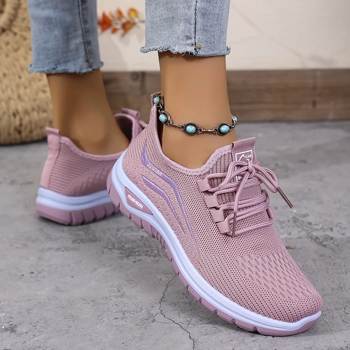 Women's Casual Lace-Up Sneakers