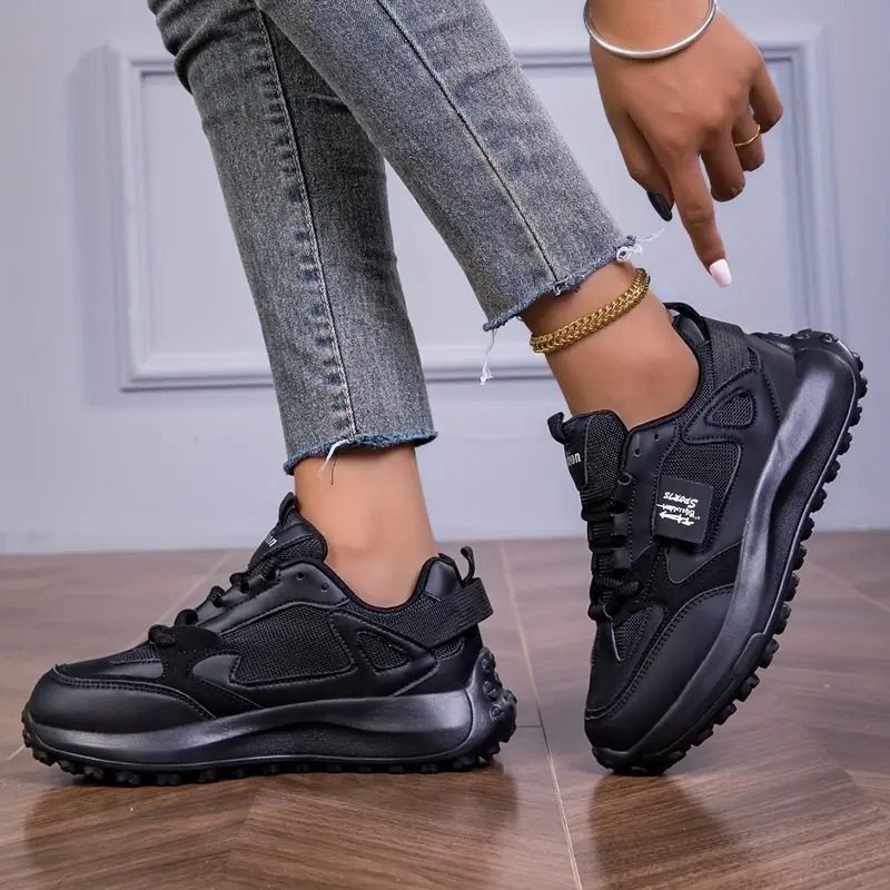 Women's Low Top Lace Up Running Shoes