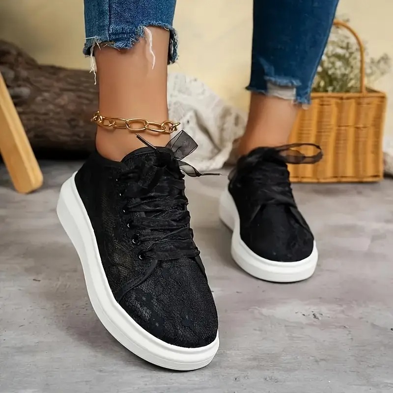 Women's Breathable Floral Lace-Up Sneakers