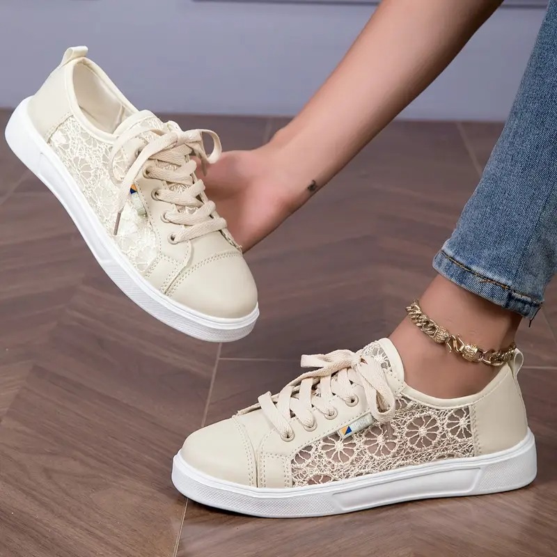 Women's Floral Lace-Up Casual Shoes