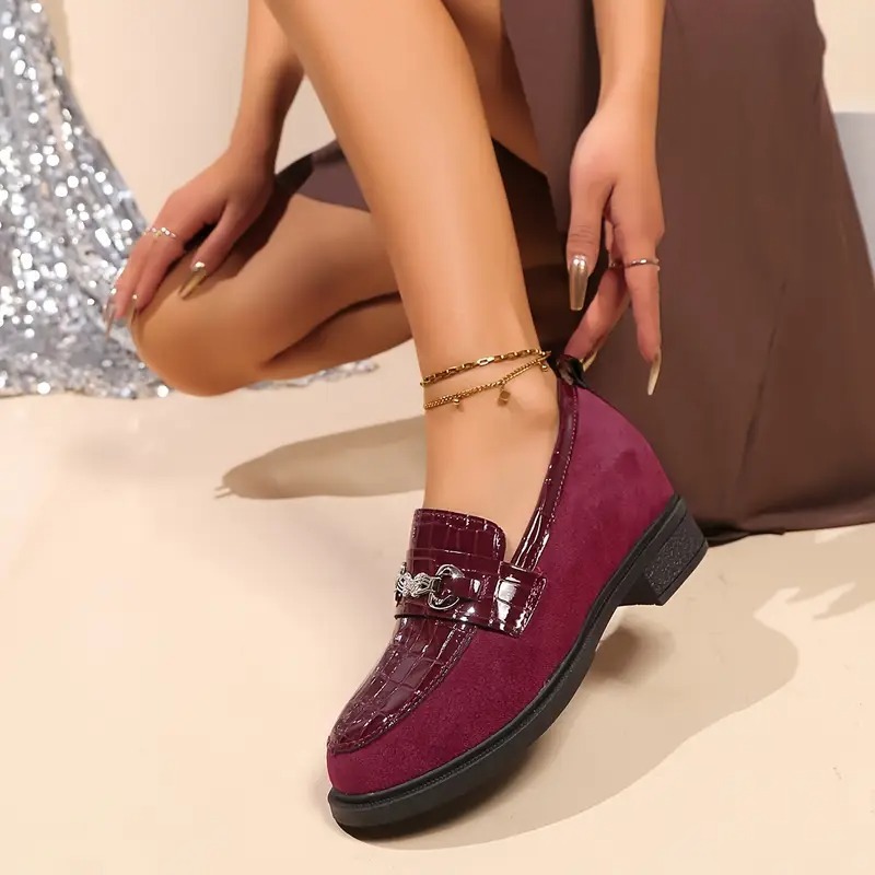 Women's Chic Metallic Chain Loafers