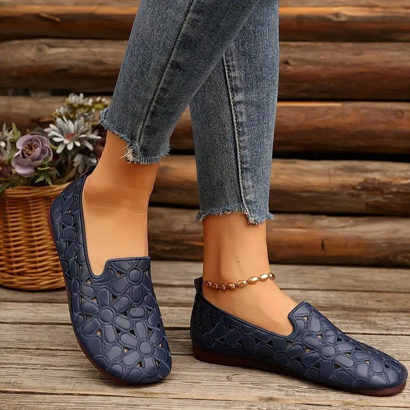 Women's Floral Cutout Oxford Flats