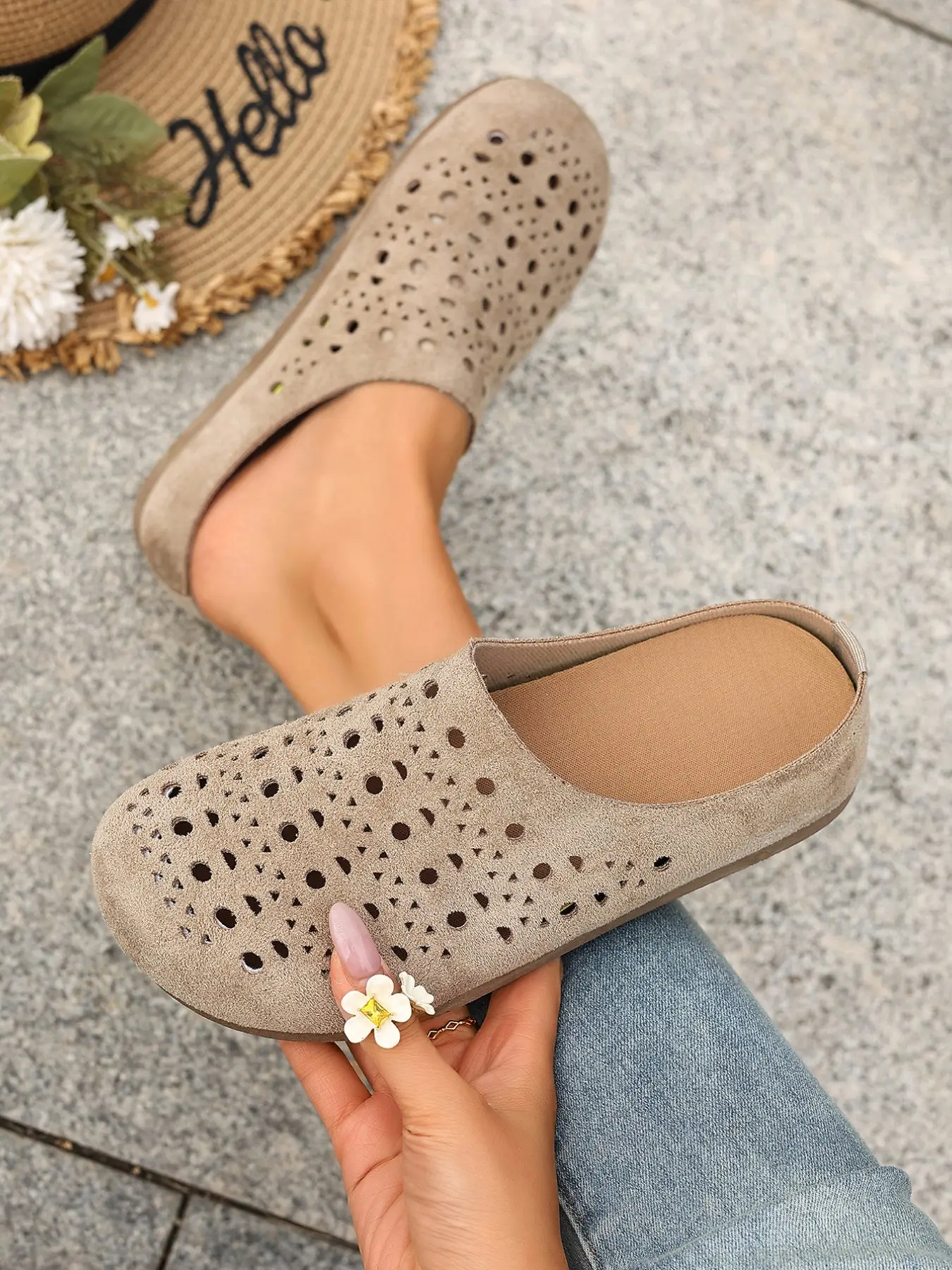 Women's Wide Fit Holes Summer Breathable Lightweight Mules