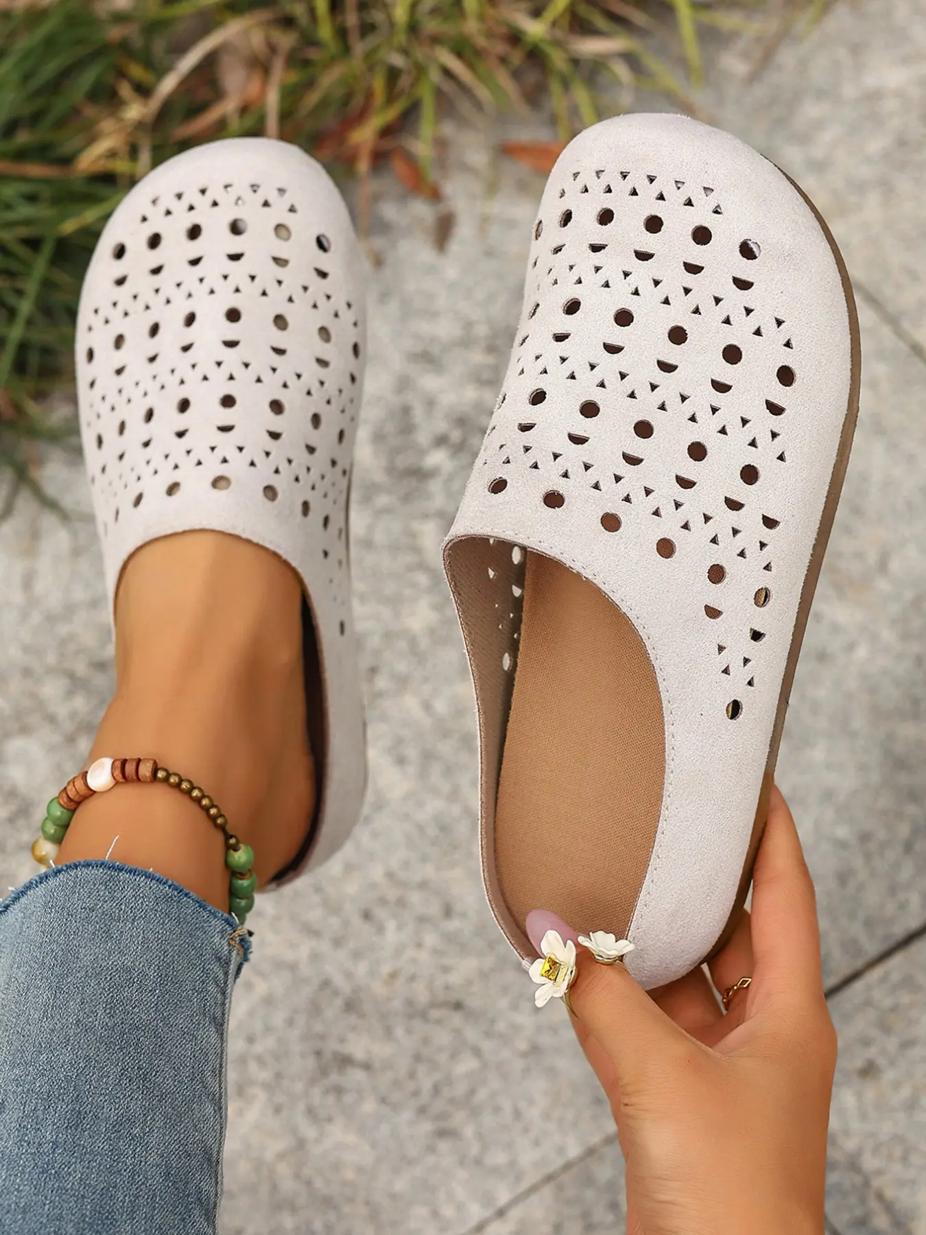 Women's Wide Fit Holes Summer Breathable Lightweight Mules