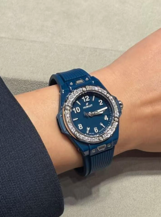 ウブロ HUBLOT ビッグ・バン ワンクリック ペトロールブルーセラミック ダイヤモンド 33mm (2025年モデル)