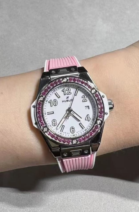 ウブロ HUBLOT ビッグ・バン ワンクリック ジョイフル スチール ピンク 33mm (2025年モデル)