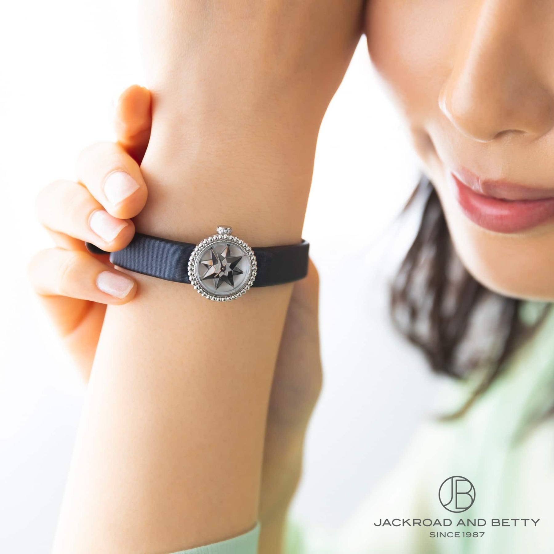 ディオール ラ デ ドゥ ディオール CD040112A001 19 × 19 mm
