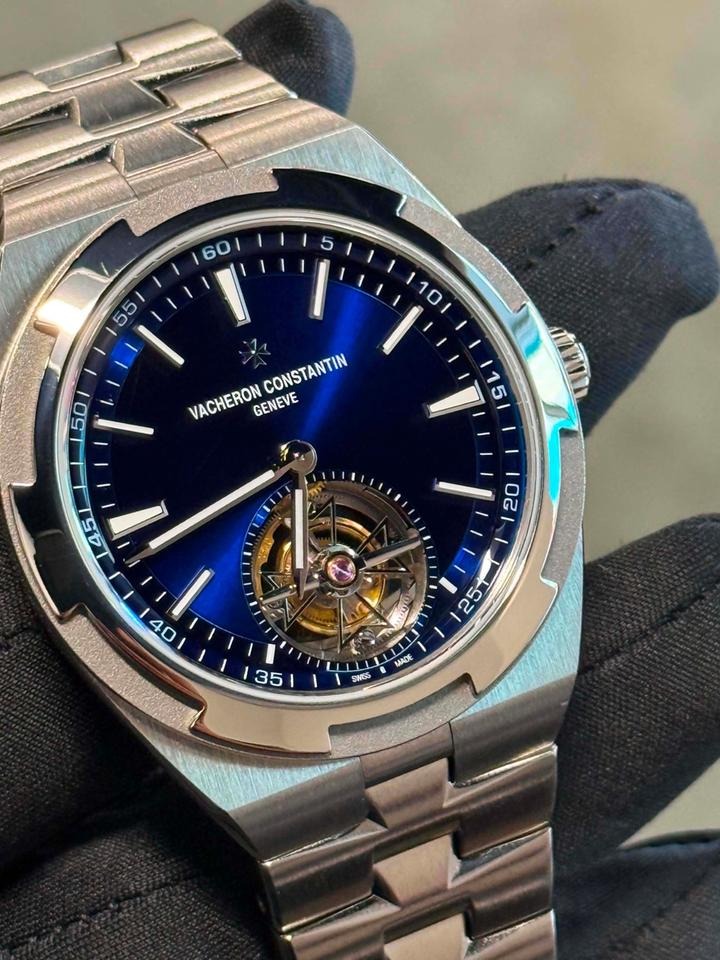 ヴァシュロン・コンスタンタン  2024New Overseas Blue Dial Titanium 42.5mm 6000V/210T-H032