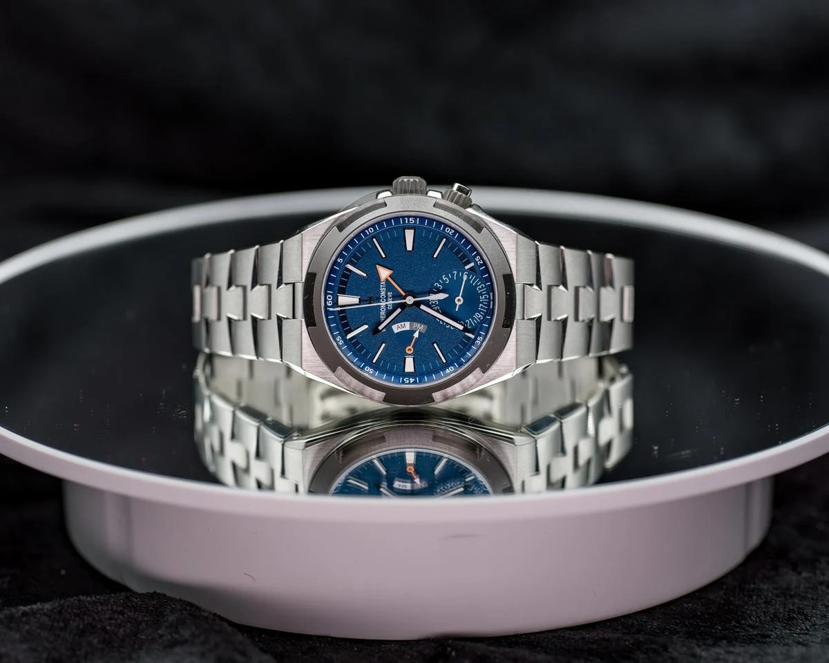 ヴァシュロン・コンスタンタン  VACHERON CONSTANTIN Overseas Dual Time Cardinal Point 7930V/210T-H074 Watches titanium Mechanical Automatic blueDial mens 2026New