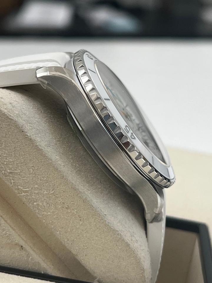 ブライトリング スーパーオーシャン 42 Superocean New 2026 Rainbow 42mm Steel White Dial A17375A61A1S1 Limited Edition 150 Pieces