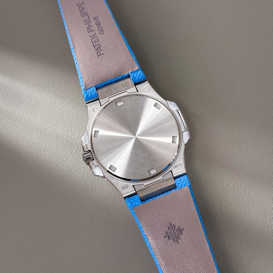 パテック フィリップ ノーチラス Nautilus Blue Diamond Bezel Blue Strap 2026 7010G-013 32mm