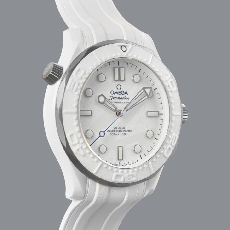 オメガ シーマスター ダイバー 300 M Seamaster Diver 300 M 522.92.44.20.04.001 | Ceramic&Titanium | 300M | 43.5 mm