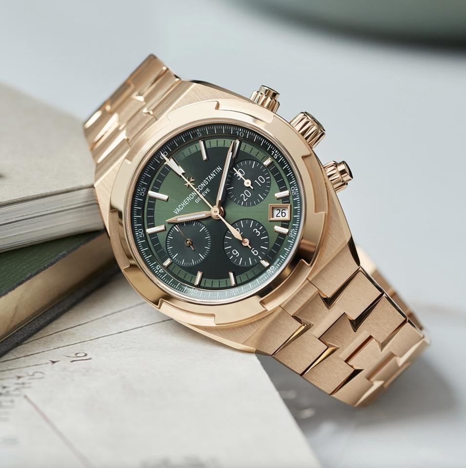 ヴァシュロン・コンスタン Overseas Chronograph 42.5mm  5520V/210R-B966 2024New
