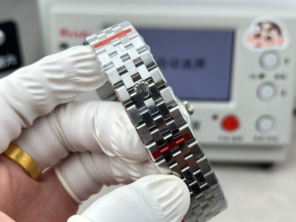 2025新作モデル ランドドゥエラー オイスター、36 mm、プラチナ、ダイヤモンド 127286TBR