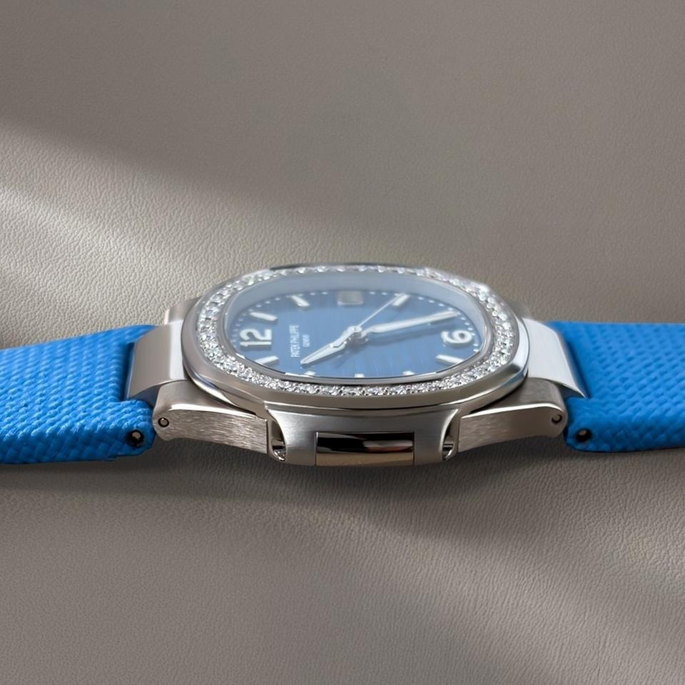 パテック フィリップ ノーチラス Nautilus Blue Diamond Bezel Blue Strap 2026 7010G-013 32mm