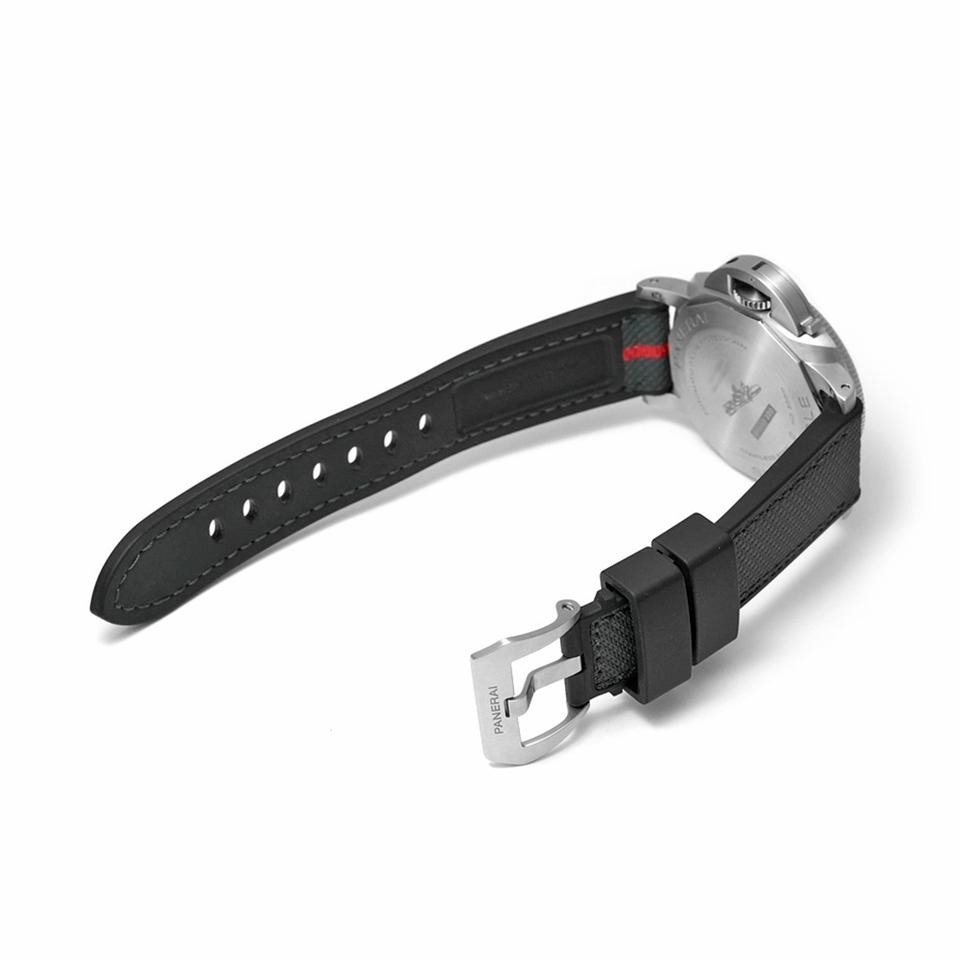 パネライ Submersible Luna Rossa  2024 PAM01579  42mm