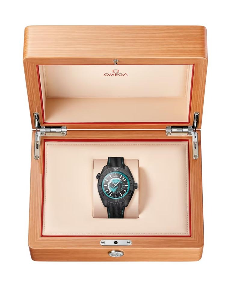 Omega Seamaster Planet Ocean 600M 215.92.46.22.01.006 Dive into Luxury