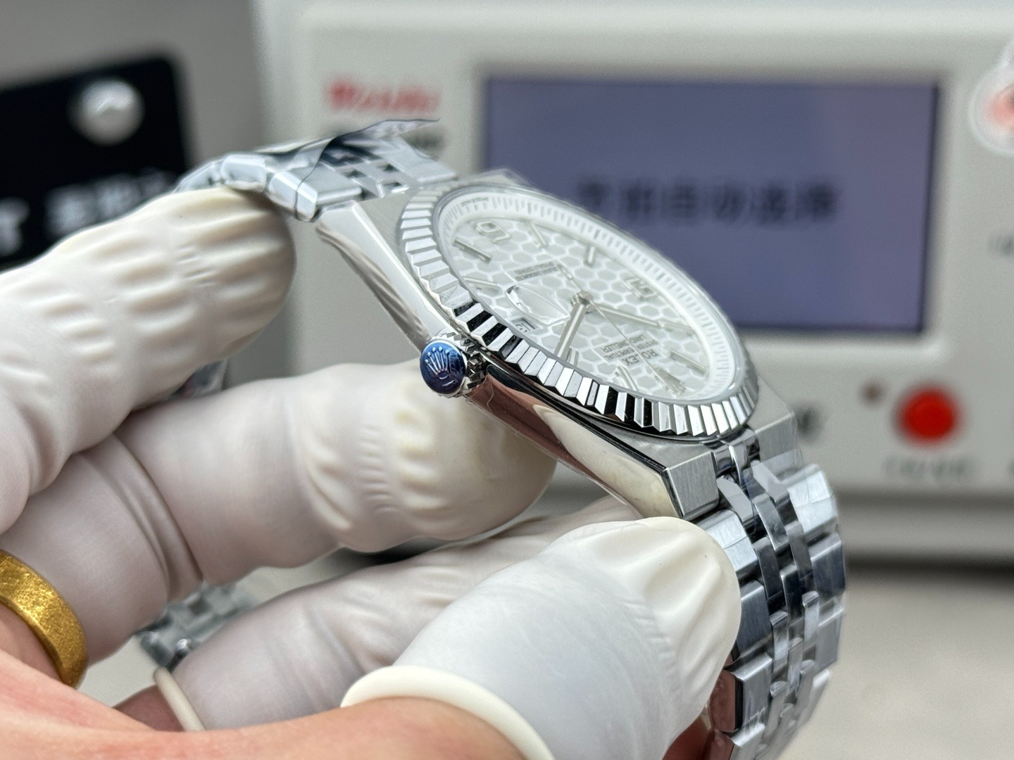 2025新作モデル ランドドゥエラー オイスター、40 mm、オイスタースチール＆ホワイトゴールド 127334