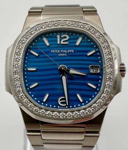 パテック フィリップ ノーチラス Nautilus Blue Lacquered Dial White Gold Diamond Bezel 7010/1G 2025 32mm