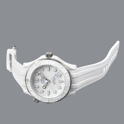オメガ シーマスター ダイバー 300 M Seamaster Diver 300 M 522.92.44.20.04.001 | Ceramic&Titanium | 300M | 43.5 mm
