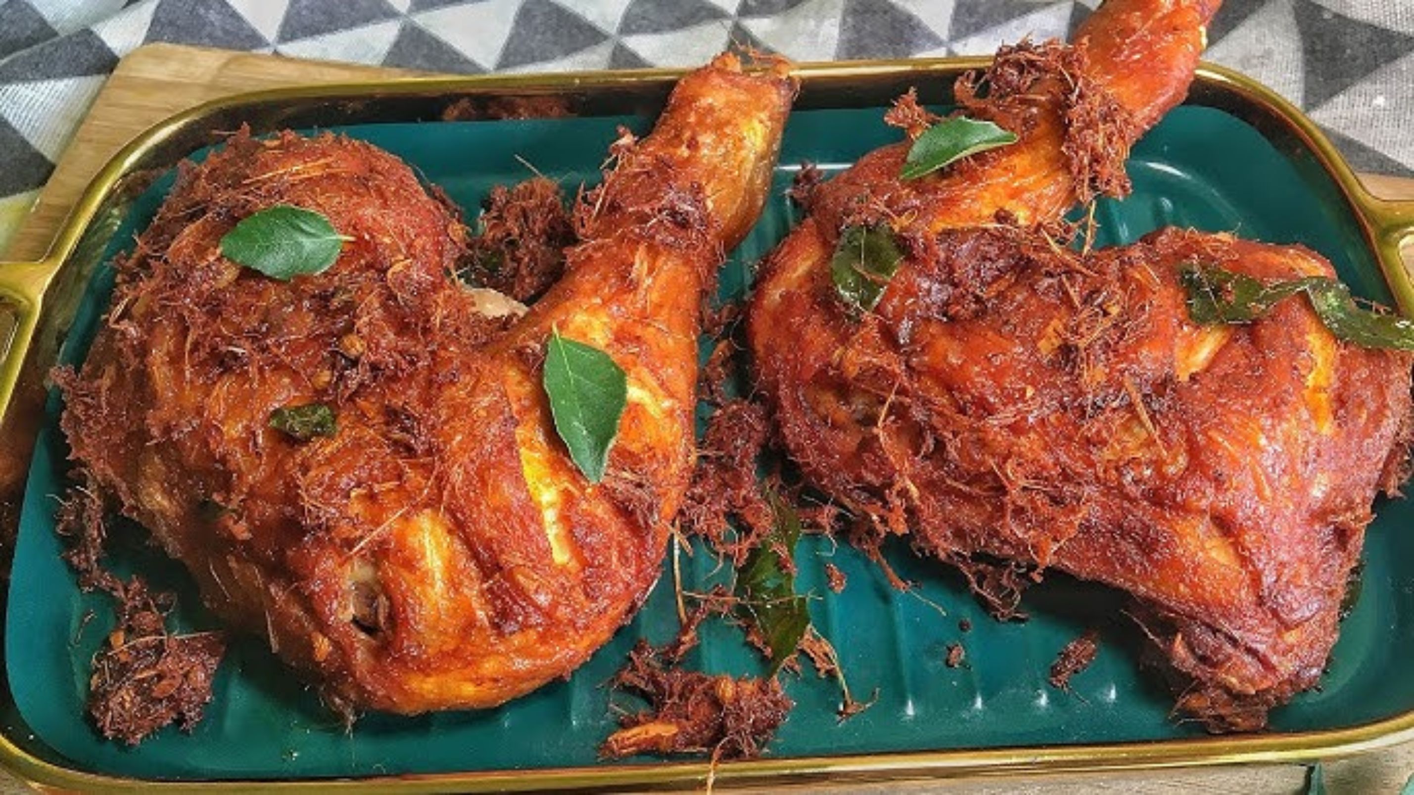 FROZEN AYAM BEREMPAH M SIZE 辣子雞 (中）