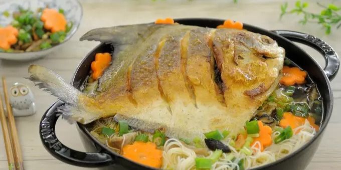 Pomfret Fish 斗鲳鱼 Ikan Bawal Cepat sold in kg