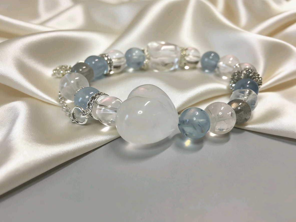 Product Title：Haiyue Sends Affection · Aquamarine & Gray Moonstone Love Bracelet, White Crystal Bracelet for Attracting Romantic Connections & Happiness