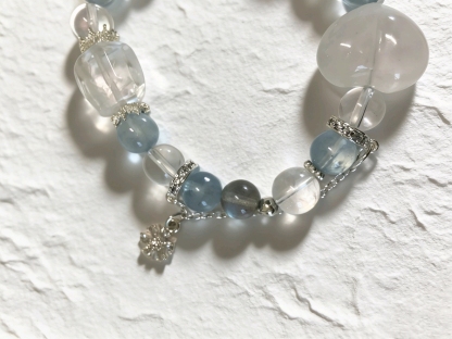 Product Title：Haiyue Sends Affection · Aquamarine & Gray Moonstone Love Bracelet, White Crystal Bracelet for Attracting Romantic Connections & Happiness