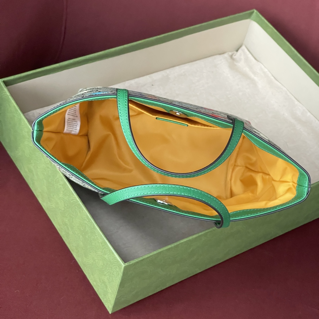 GG Tote儿童包 原厂皮 型号 410812 尺寸 21x20x10 这样实用的小可爱 真的很难抗拒 轻便 能装 百搭 P(农场最高版本)