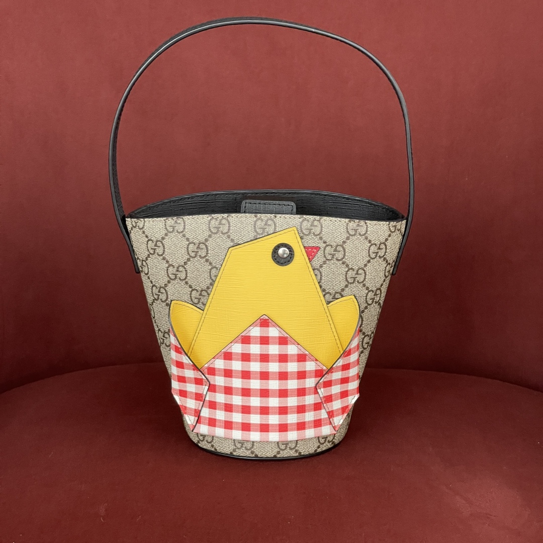 GG Tote儿童包 原厂皮 型号 606193 尺寸 11x16.5x11 小小巧巧一只，嫩黄色很适合春夏 高颜值回头率蹭蹭上涨，必冲无疑 P