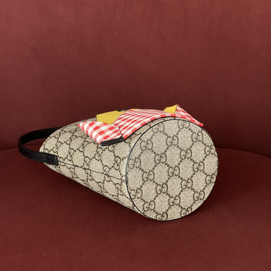 GG Tote儿童包 原厂皮 型号 606193 尺寸 11x16.5x11 小小巧巧一只，嫩黄色很适合春夏 高颜值回头率蹭蹭上涨，必冲无疑 P