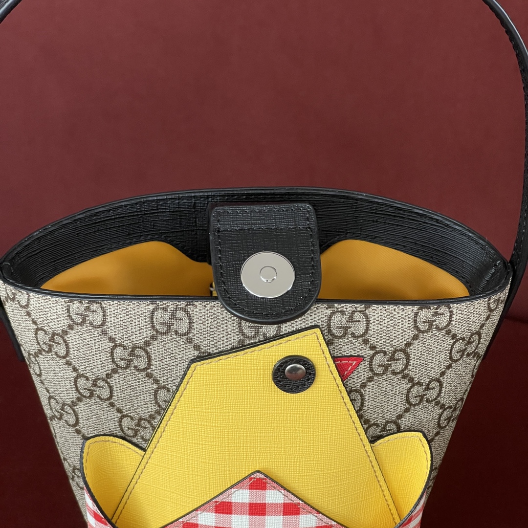 GG Tote儿童包 原厂皮 型号 606193 尺寸 11x16.5x11 小小巧巧一只，嫩黄色很适合春夏 高颜值回头率蹭蹭上涨，必冲无疑 P