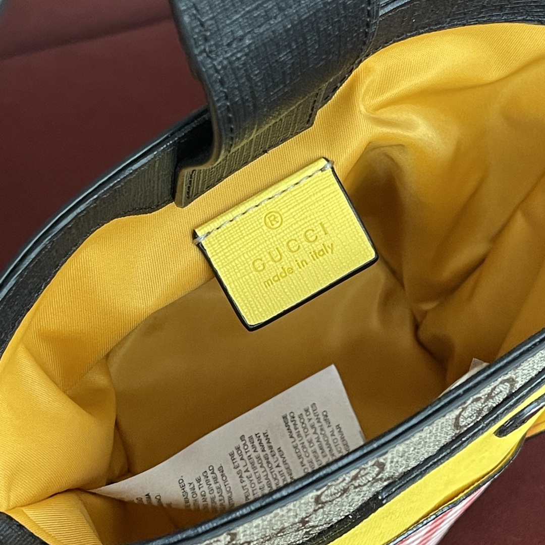 GG Tote儿童包 原厂皮 型号 606193 尺寸 11x16.5x11 小小巧巧一只，嫩黄色很适合春夏 高颜值回头率蹭蹭上涨，必冲无疑 P