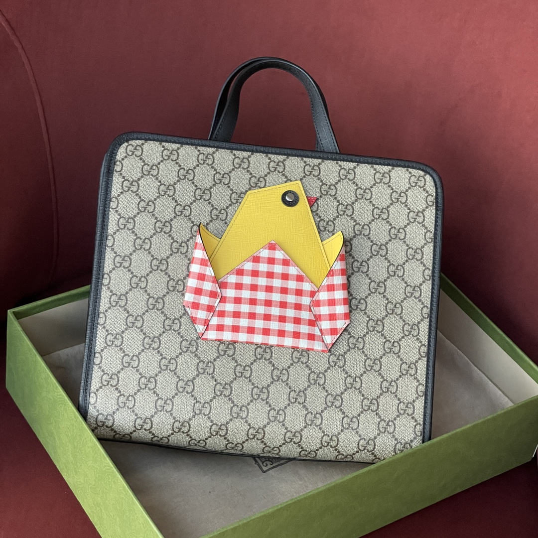 Gucci Supreme  帆布儿童包 小鸡系列 最高版本 型号：606192 尺寸：28.5*25*11cm 附带️全套最新绿色系列环保包装