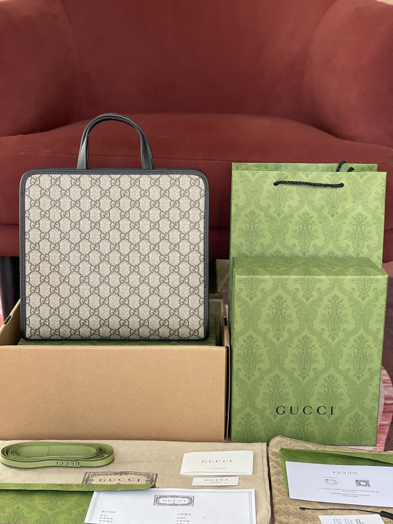 Gucci Supreme  帆布儿童包 瓢虫系列 最高版本 型号：664083 尺寸：28.5*25*11cm 附带️全套最新绿色系列环保包装