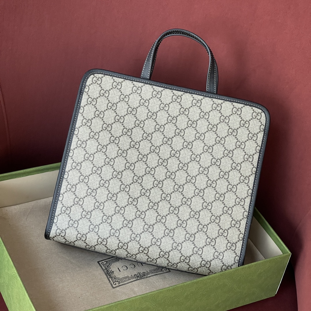 Gucci Supreme  帆布儿童包 瓢虫系列 最高版本 型号：664083 尺寸：28.5*25*11cm 附带️全套最新绿色系列环保包装