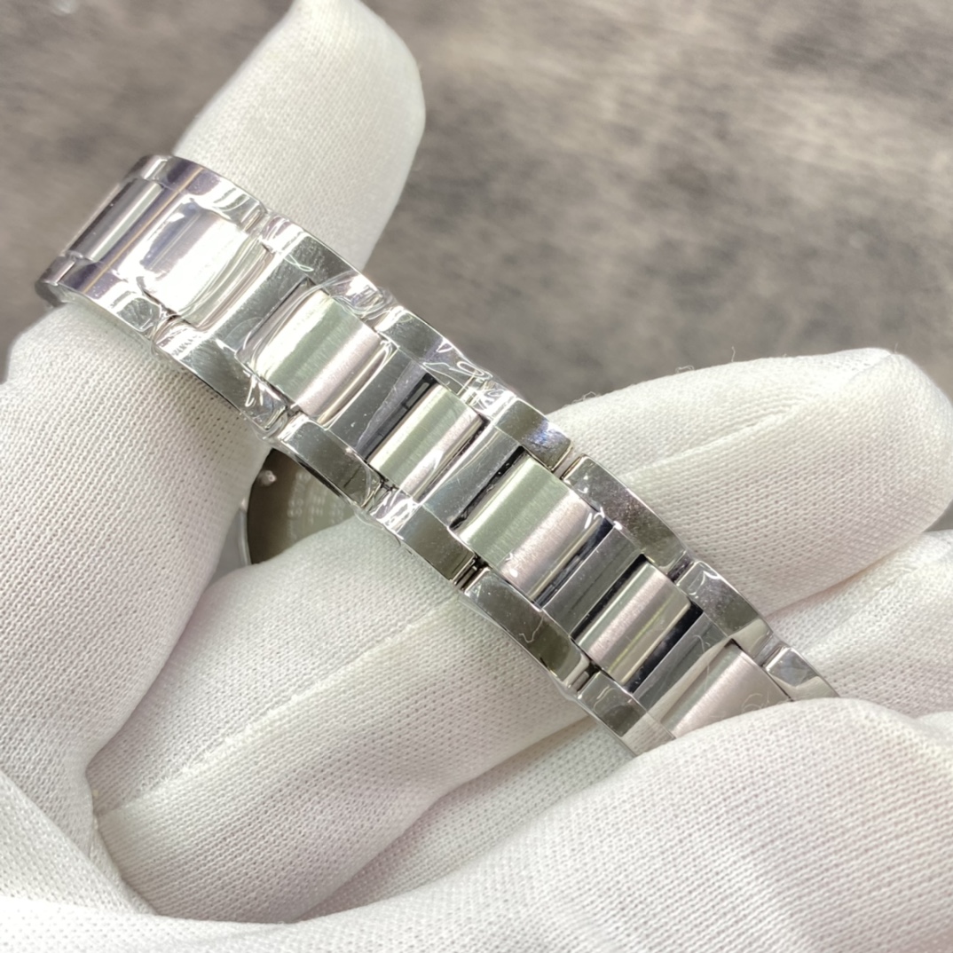 Cartier Ballon Bleu 33mm Quartz Ladies' Watch Sapphire Crystal Glass Swiss Quartz Movement