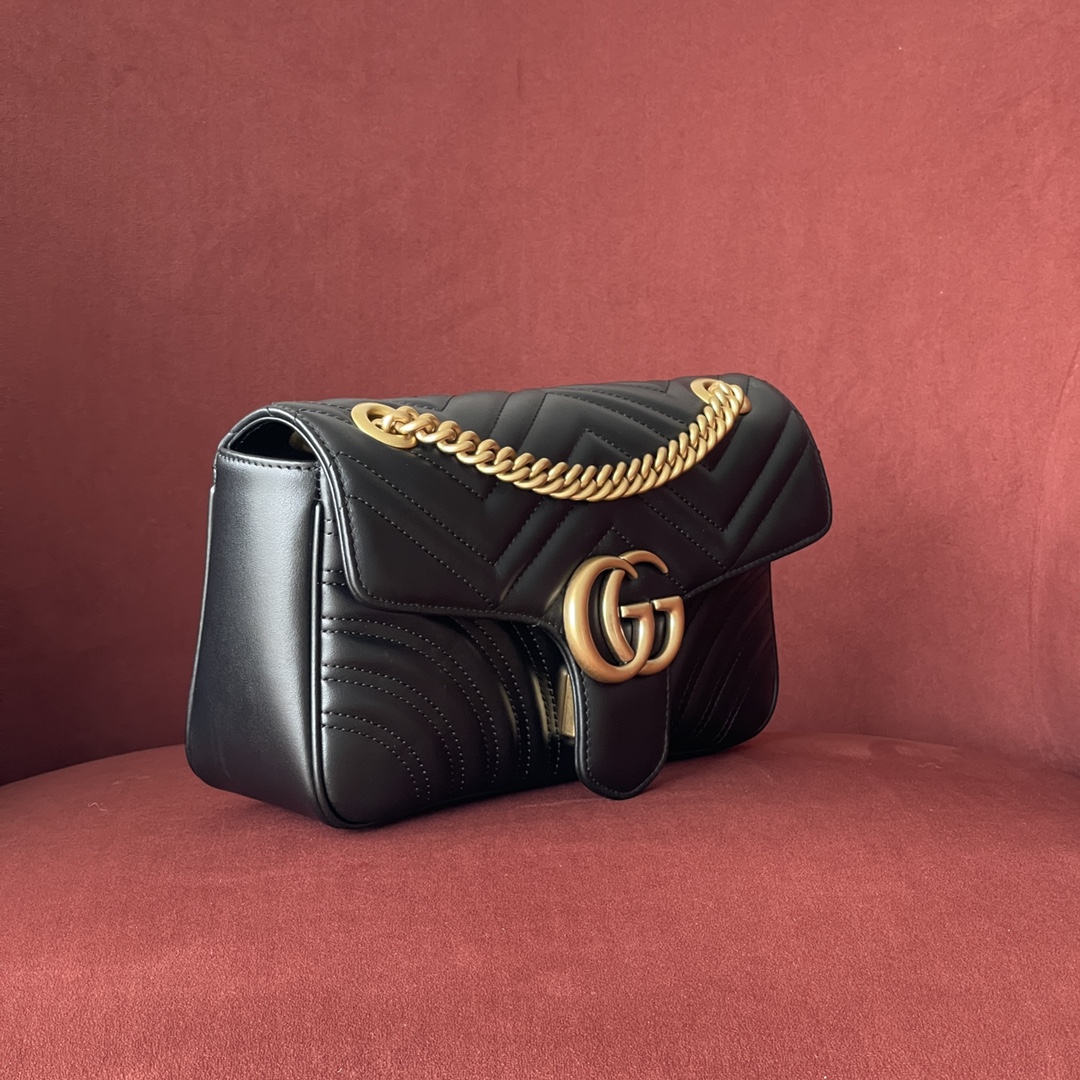 GG Marmont 最高版本 古铜五金 原厂皮  型号：443497  尺寸：26-15-7可滑动的链条肩带有多种背法，可肩背可手提 简约且精致，经典不过时