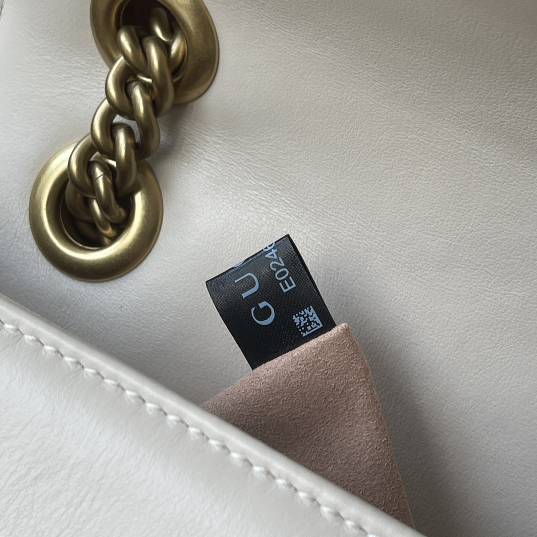 GG Marmont 最高版本 古铜五金 原厂皮  型号：443497  尺寸：26-15-7可滑动的链条肩带有多种背法，可肩背可手提 简约且精致，经典不过时