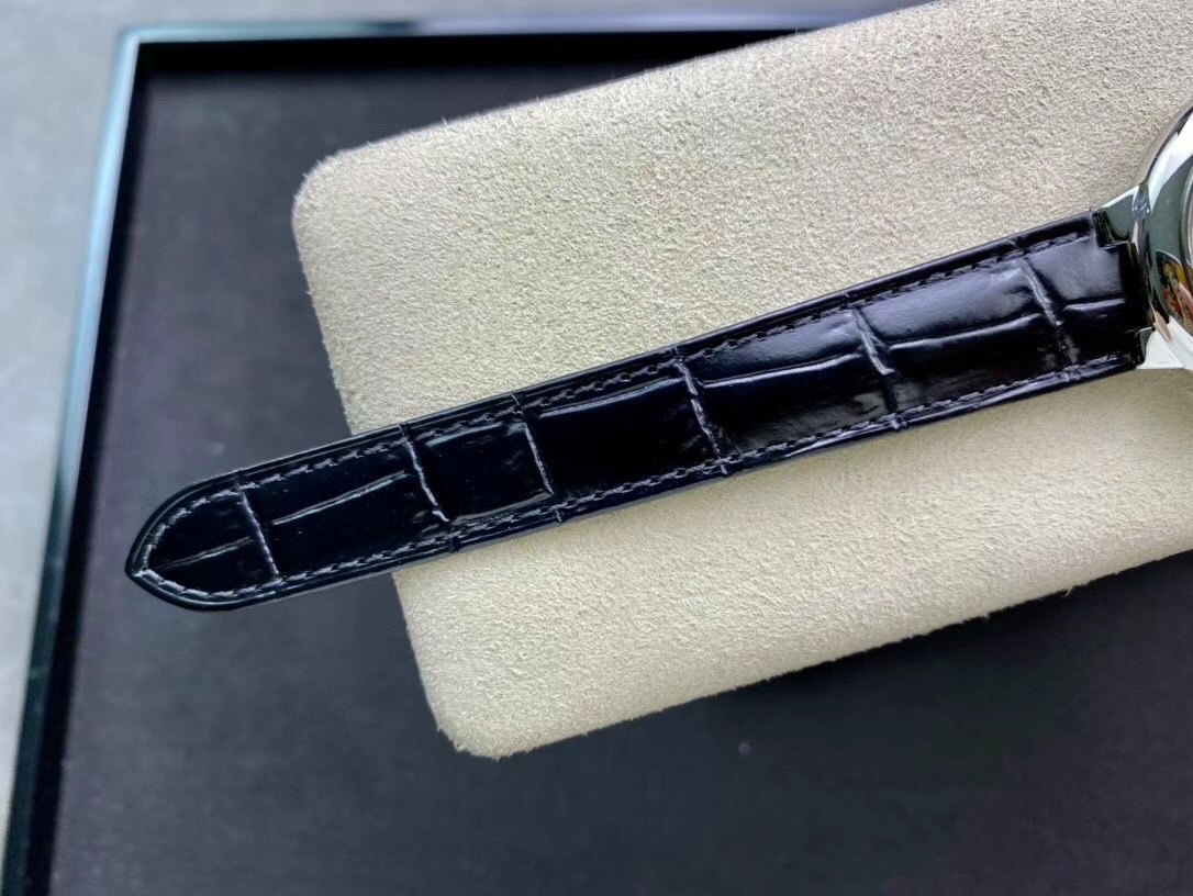  Blue Balloon 33MM Perfect Replica V8 Edition Stainless Steel - Sunburst Dial, Sword-Shaped Steel Blue Hands, Fully Automatic Mechanical Movement, 33mm