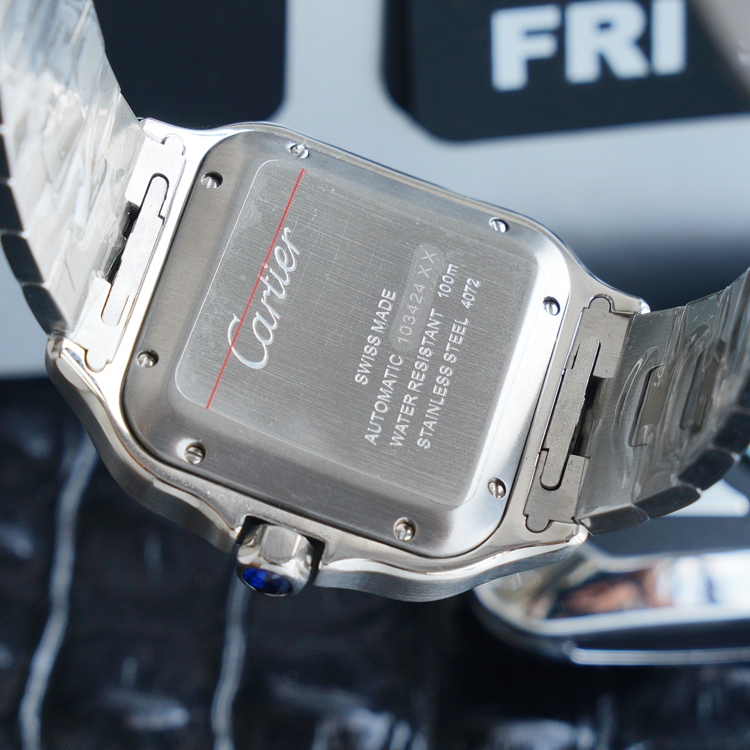 【TW Factory】最高版本 卡家Cartier新款山度士，精彩演绎经典！正品开模， 【机芯】采用广受复刻界推崇的2824自动上旋机芯，直径39.8×47.5×9.08，316L精钢表带，蓝宝石水晶玻璃，防水150米，顶级复刻！TW 诚意之作 打造属于您的DNA 欢迎各路表友品鉴！⚠️请认准独家品质