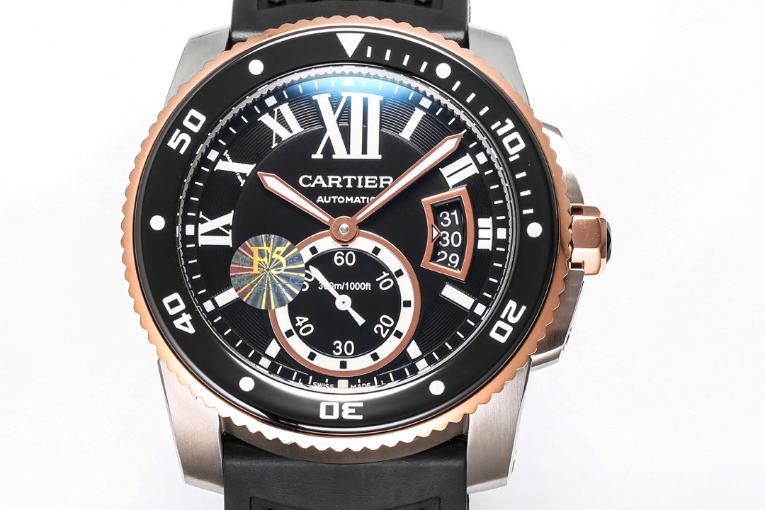 Cartier Calibre de Cartier Diver Collection, 316L stainless steel case, ceramic bezel with ultra-luminescent coating, highly luminous dial markers, sapphire crystal with blue light reflection, 42x11mm dimensions. Powered by the Calibre 1904-PS automatic m