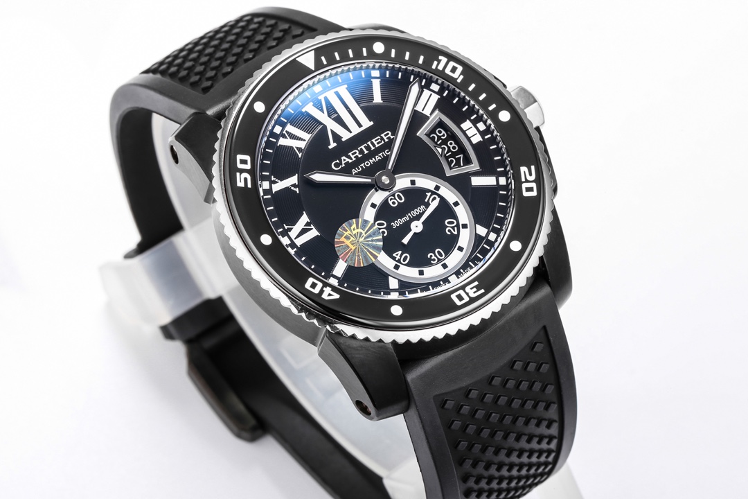 Cartier Calibre Diving Collection, 316L stainless steel case, ceramic bezel with ultra-luminescent coating, highly luminous dial markers, sapphire crystal with blue light reflection, 42x11mm dimensions. Powered by the Calibre 1904-PS automatic mechanical 